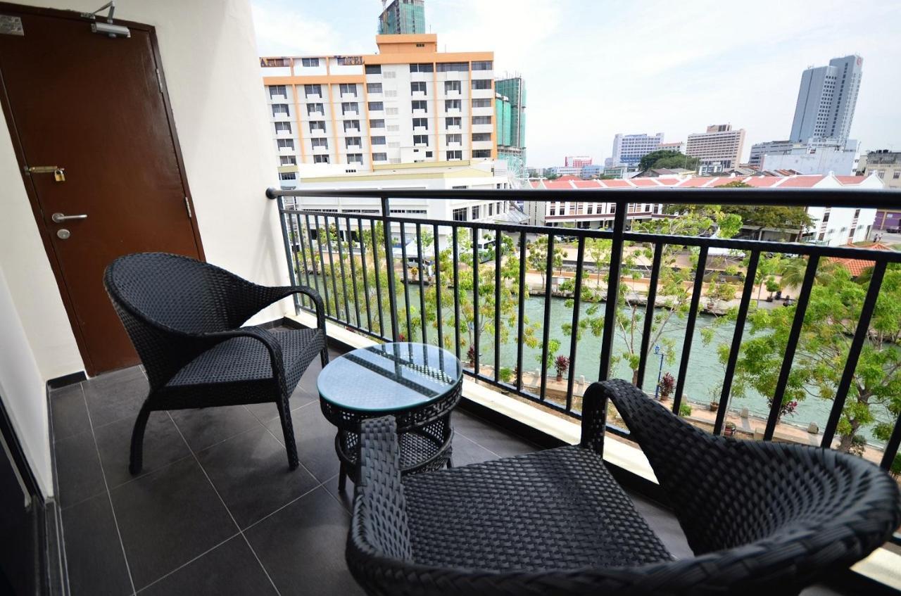 906 Riverside Hotel Malacca Exterior photo