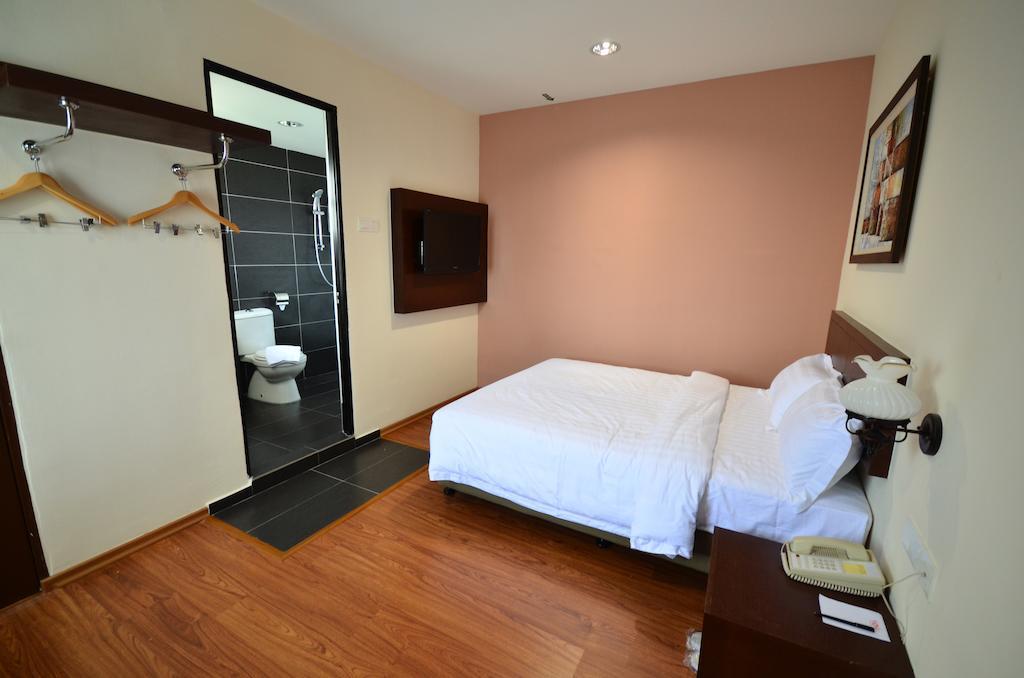 906 Riverside Hotel Malacca Room photo